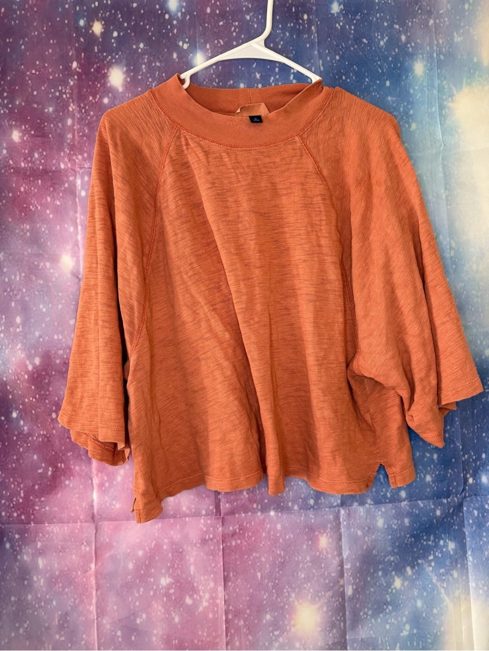 Universal thread T-shirt 🛍